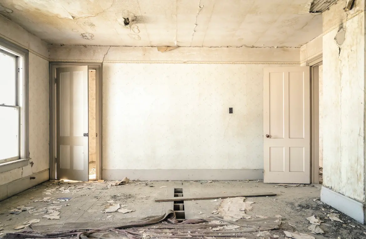 Waste disposal crew managing a cleanout project in Chanute